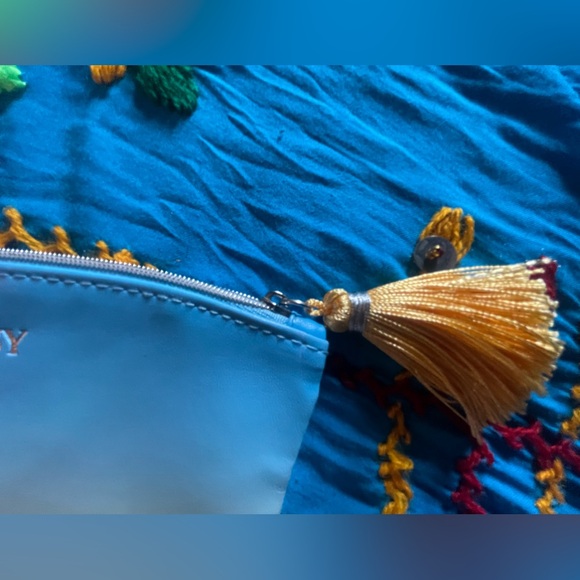 Blue ombré Ipsy cosmetic bag. Approximately 5 x 6“. Excellent condition. - Picture 4 of 9